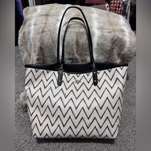 Coach Reversible City Tote in Geo Chevron Print Black & Cream Color